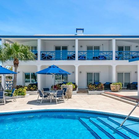 Augusta Bay Hotel George Town Eksteriør billede